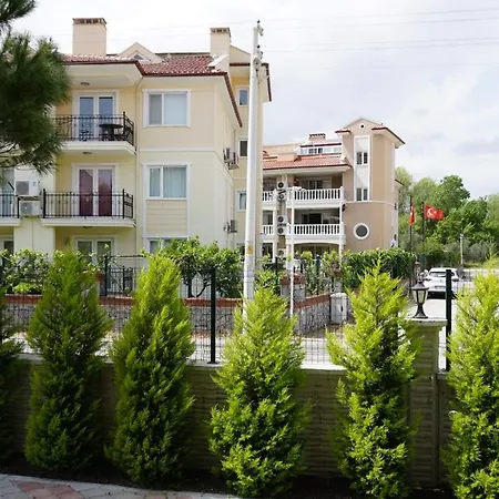 Apartmán Lovely 1 Bedroom With Swimming Pool