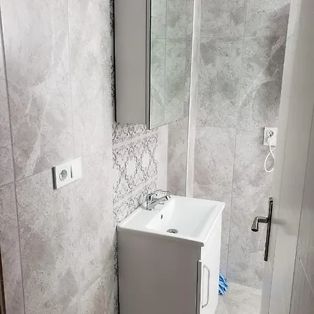 Lovely 1 Bedroom With Swimming Pool Apartmán *