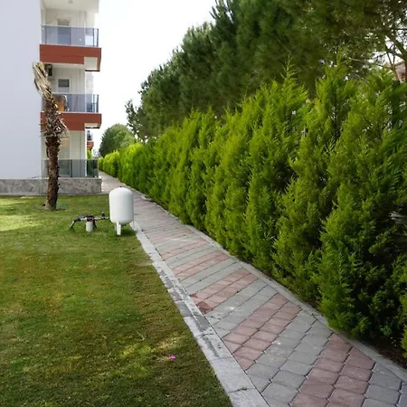 Lovely 1 Bedroom With Swimming Pool アパート