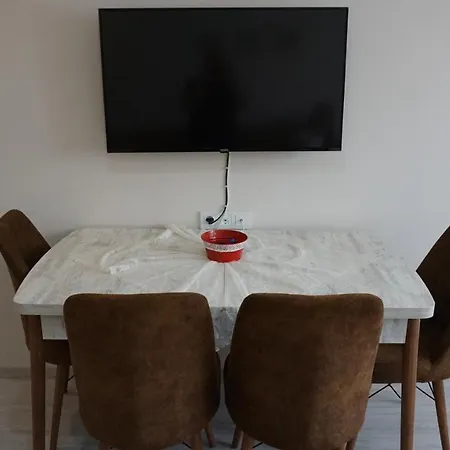 アパート Lovely 1 Bedroom With Swimming Pool ダラマン